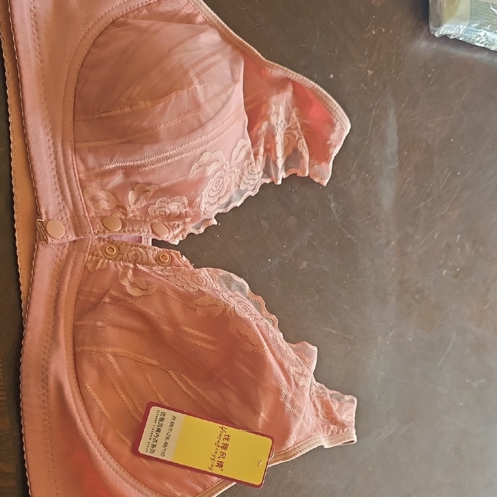 Structured Underwire Pink Bra with Lace Trim